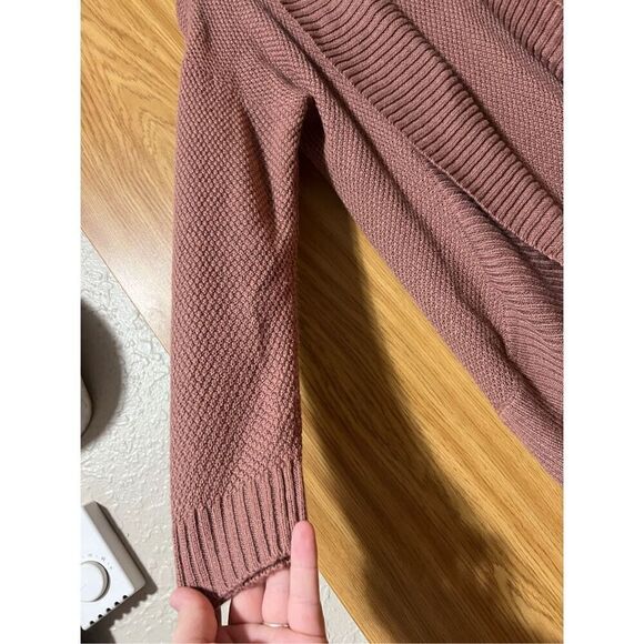 Pink Rose Mauve Cardigan Woman’s Size Small 100% Acrylic- Hole See photo/ Descri - Picture 6 of 14